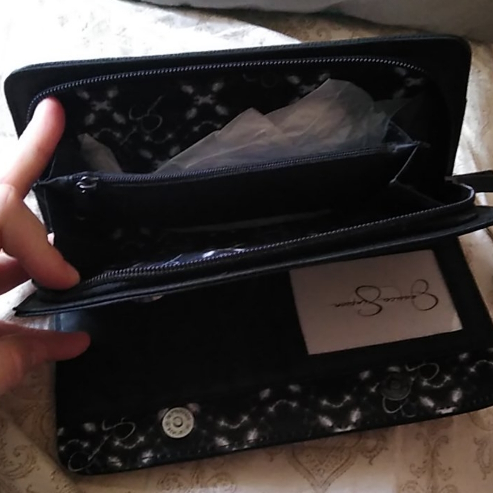 Wallet - Picture 2 of 6